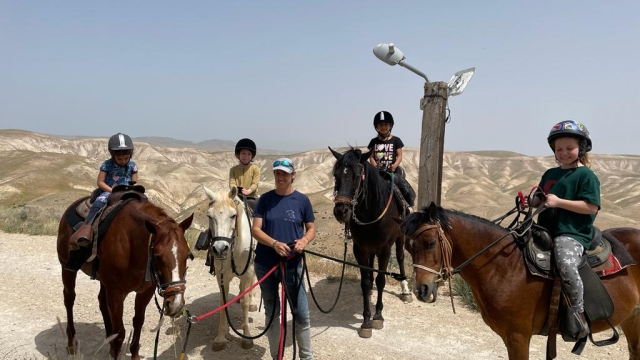 אצל רותי בחווה