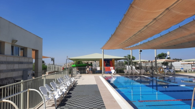 בריכת נעלה