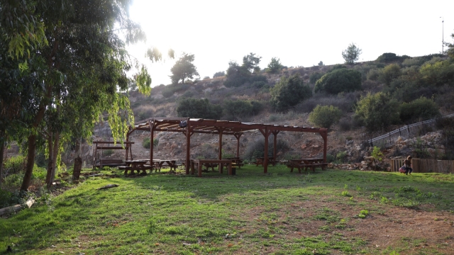 מתחם בצל ההר - חאן ארץ הצבי
